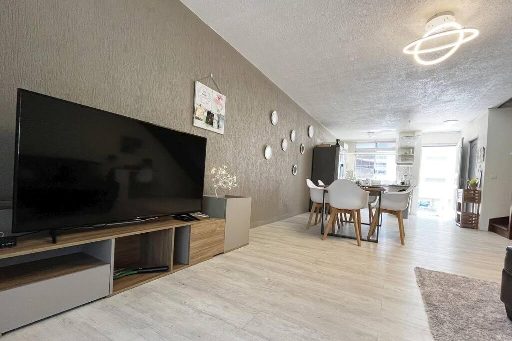 Heipoe Lodge - 6 Min Airport, Wifi, Ac & Parking パペーテ エクステリア 写真